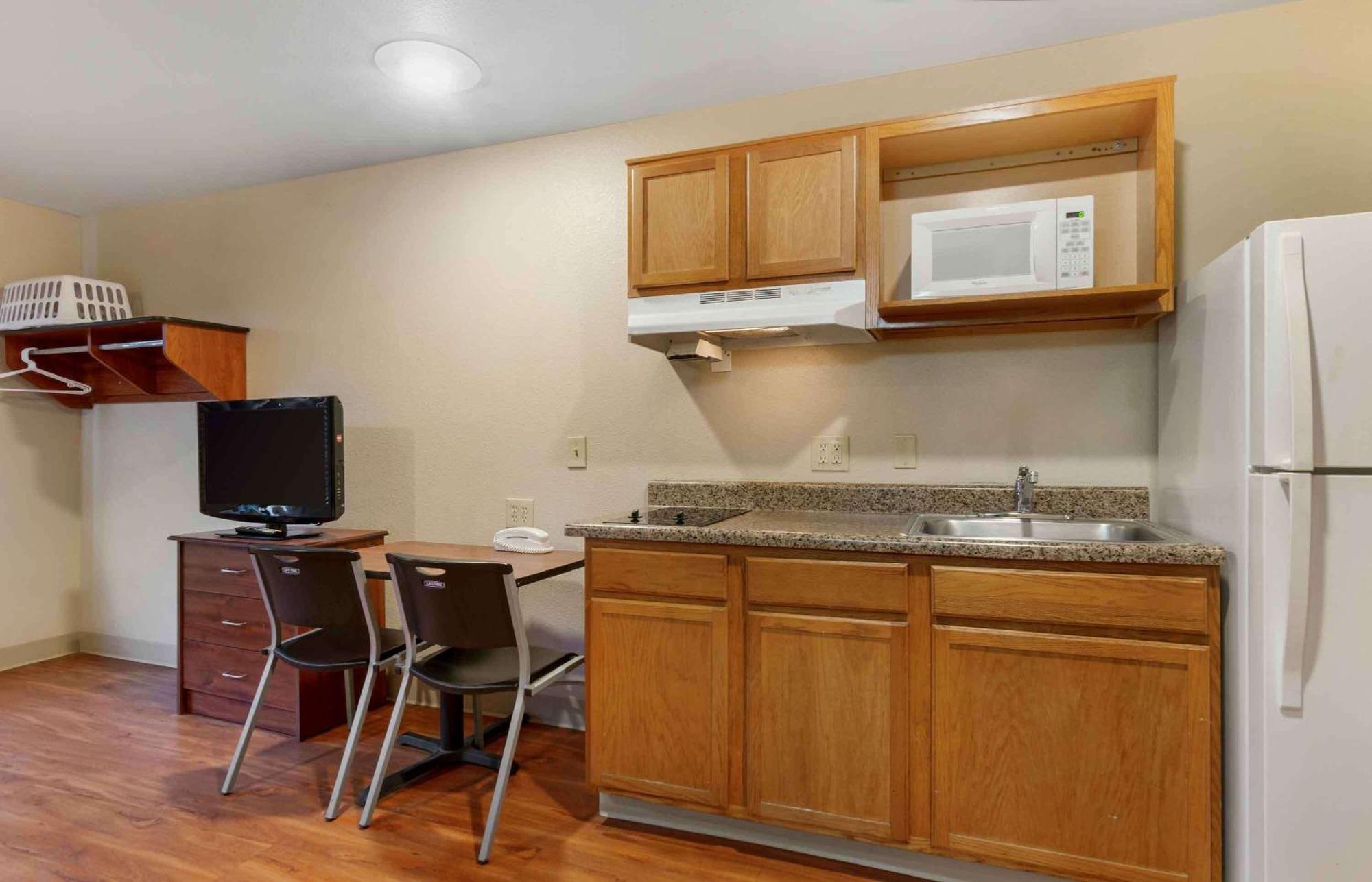Extended Stay America Select Suites - Kansas City - South - I-49 Exteriör bild