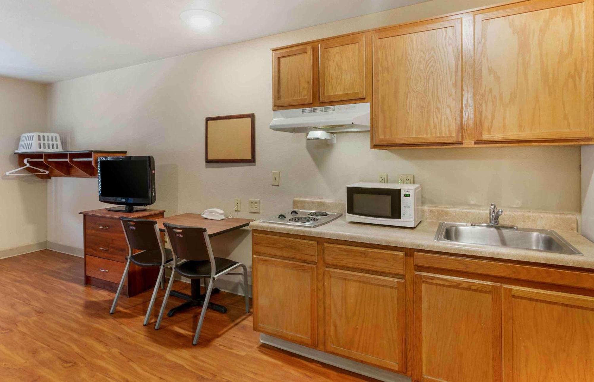 Extended Stay America Select Suites - Kansas City - South - I-49 Exteriör bild